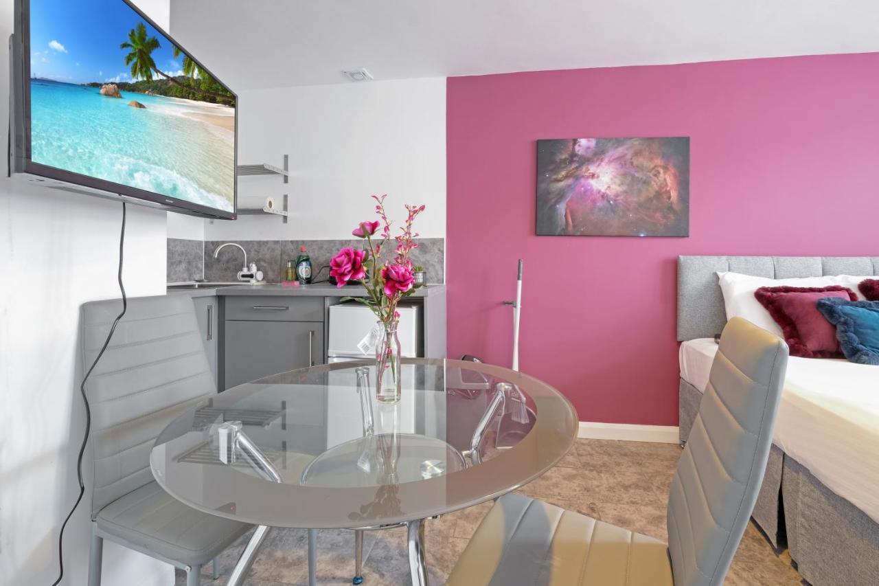 Fernbank Studios Sudbury Hill Harrow Self-Contained Studios With En-Suite Wembley Eksteriør billede