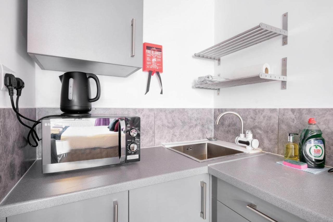 Fernbank Studios Sudbury Hill Harrow Self-Contained Studios With En-Suite Wembley Eksteriør billede