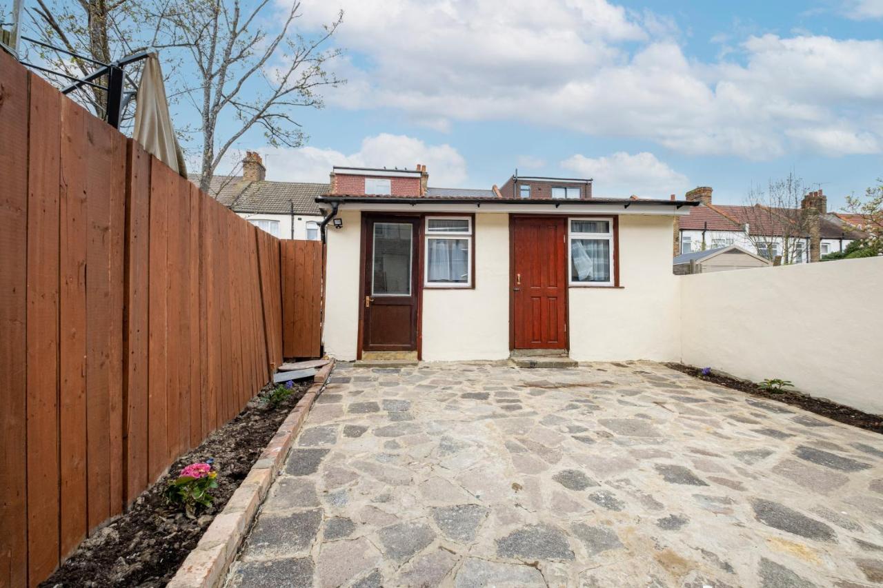 Fernbank Studios Sudbury Hill Harrow Self-Contained Studios With En-Suite Wembley Eksteriør billede