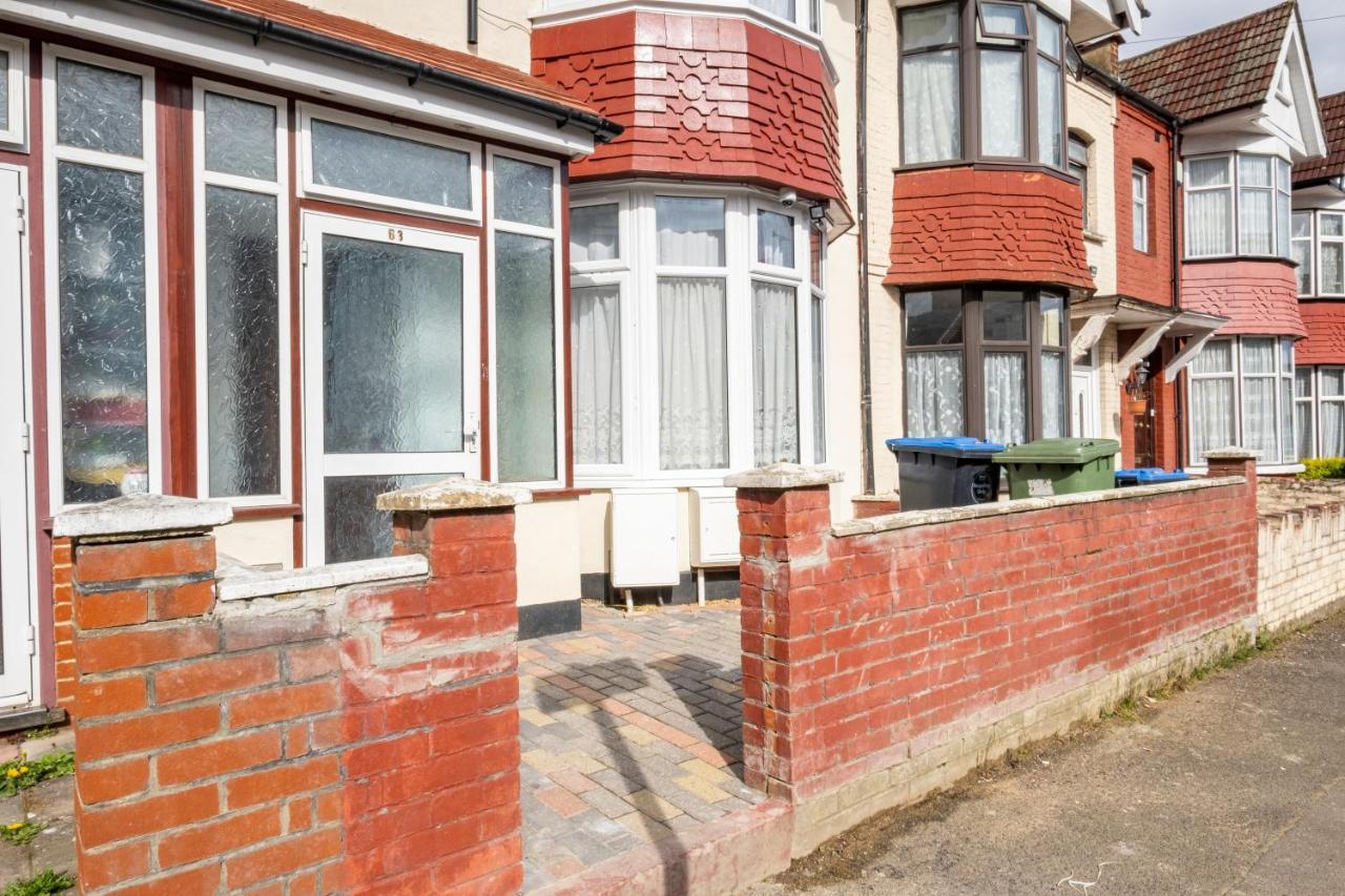Fernbank Studios Sudbury Hill Harrow Self-Contained Studios With En-Suite Wembley Eksteriør billede