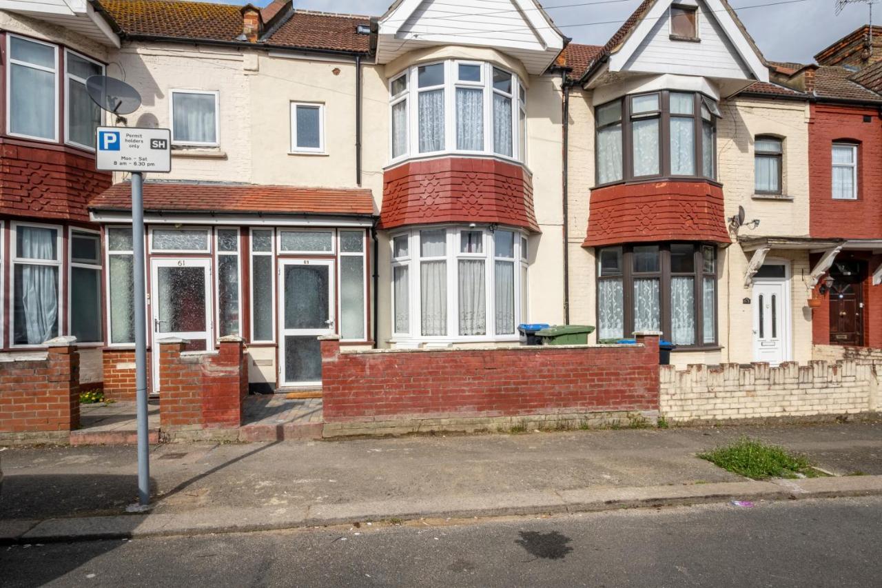 Fernbank Studios Sudbury Hill Harrow Self-Contained Studios With En-Suite Wembley Eksteriør billede