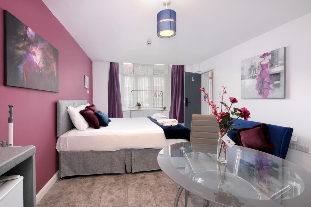 Fernbank Studios Sudbury Hill Harrow Self-Contained Studios With En-Suite Wembley Eksteriør billede