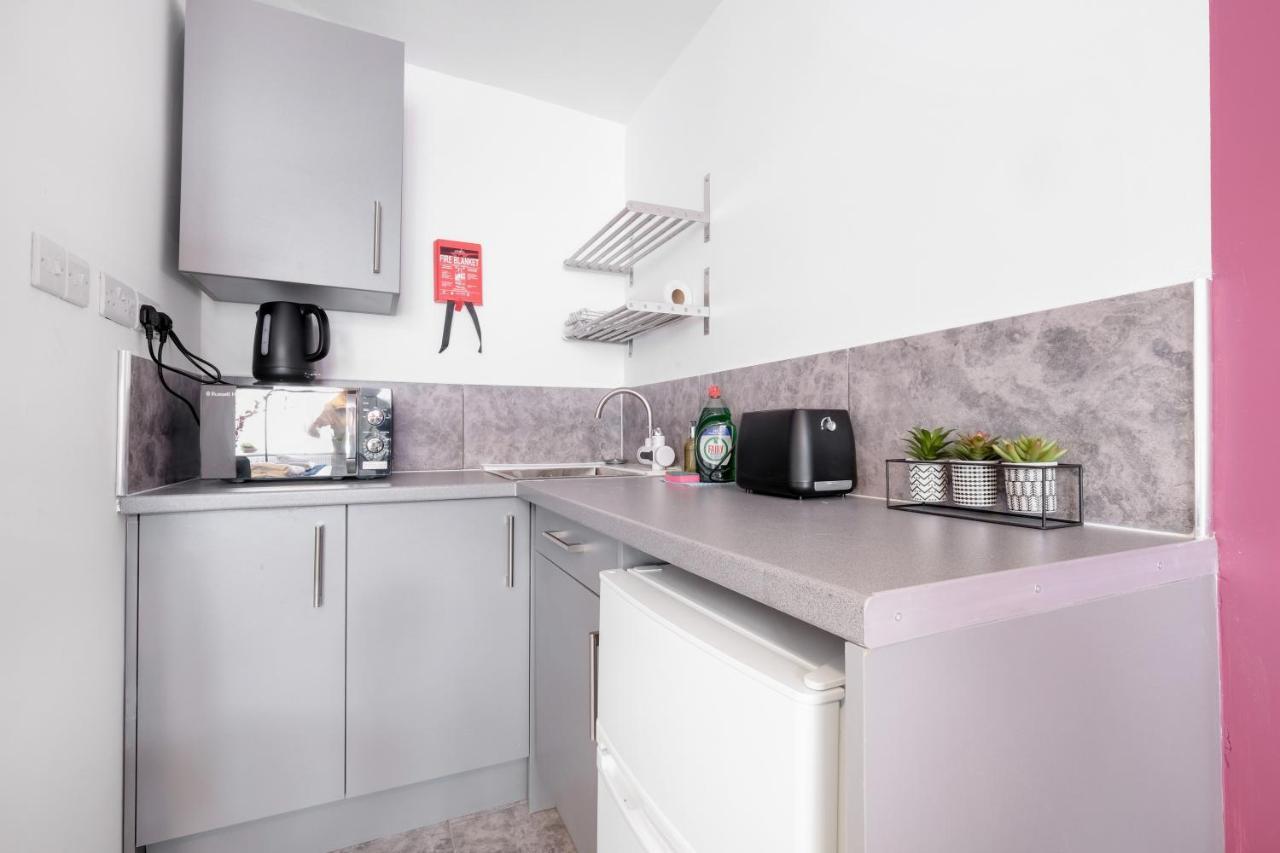 Fernbank Studios Sudbury Hill Harrow Self-Contained Studios With En-Suite Wembley Eksteriør billede