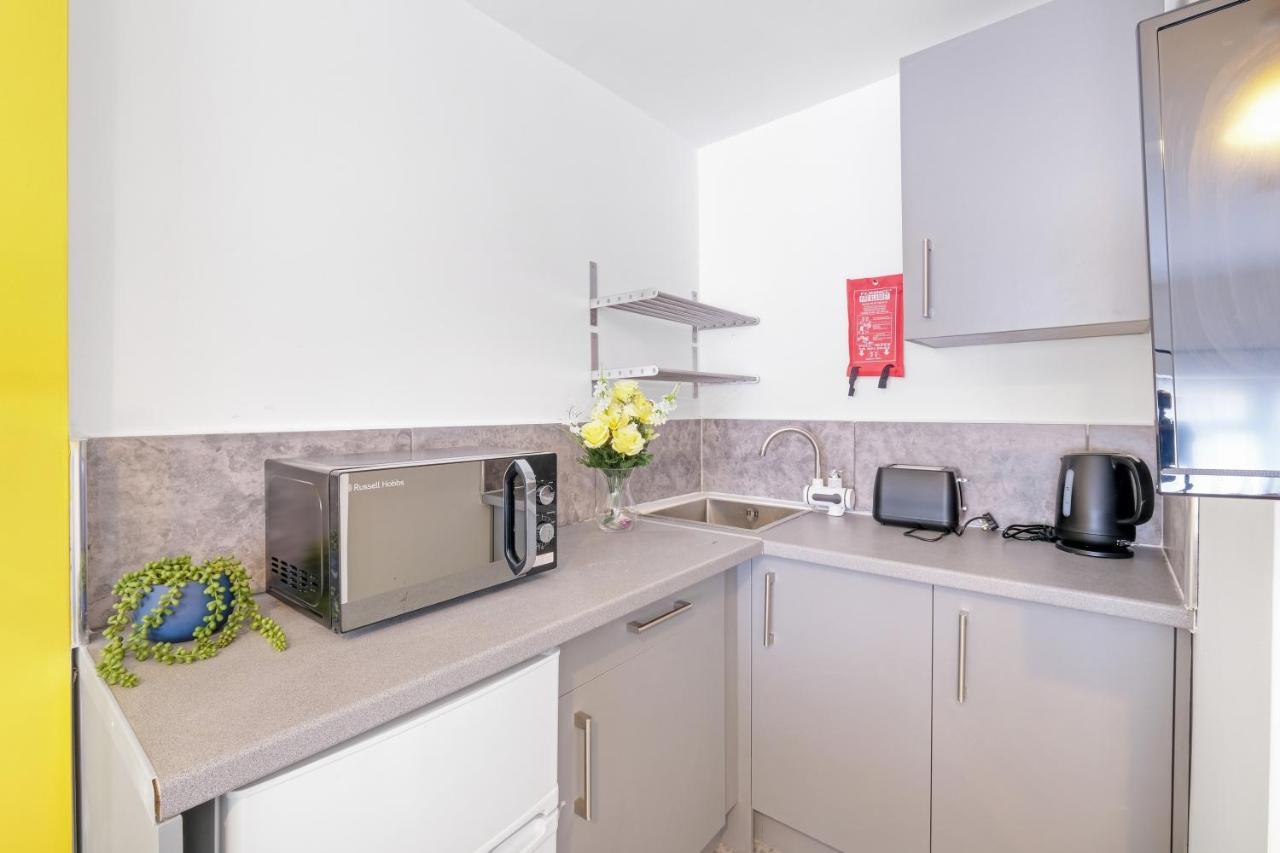 Fernbank Studios Sudbury Hill Harrow Self-Contained Studios With En-Suite Wembley Eksteriør billede