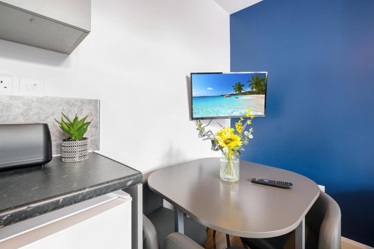 Fernbank Studios Sudbury Hill Harrow Self-Contained Studios With En-Suite Wembley Eksteriør billede